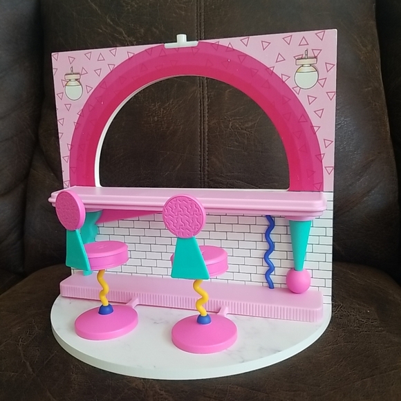 L16-2nd Floor Spinning Room - LOL Surprise OMG Fashion House Playset Replacement - Picture 8 of 11